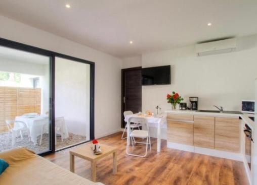 Appartement Tranquille En Bas De Villa Afa Exteriér fotografie
